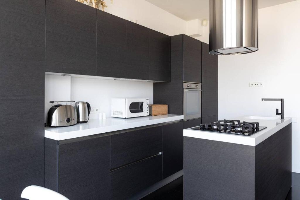 Тбилиси: -30  NEW 2 BR Super Spacious Apt w/Terrace+views