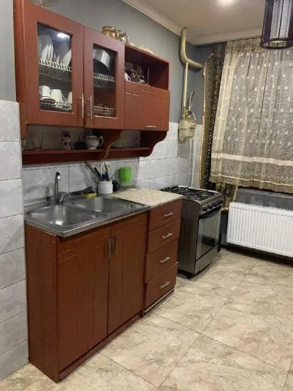 Тбилиси: 3 Rooms Apartment Near Old City