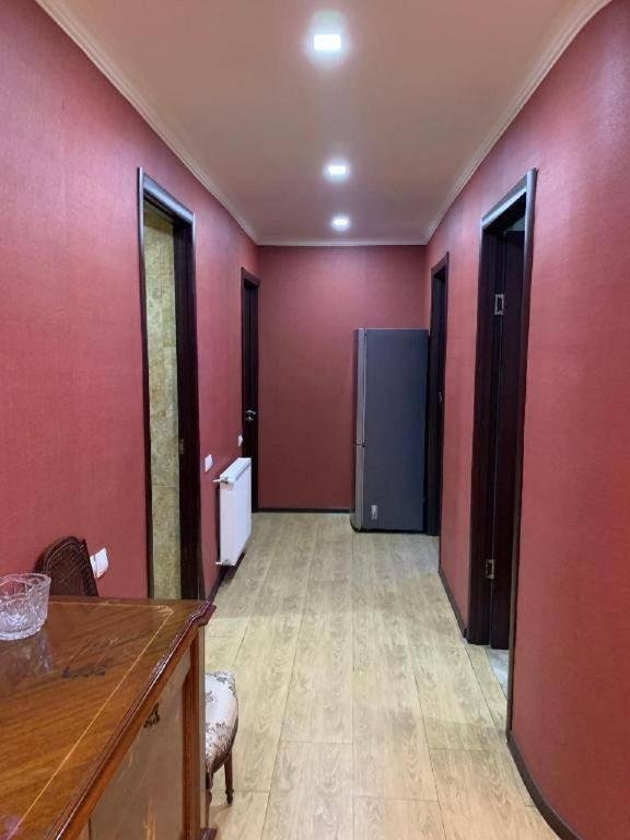 Тбилиси: 3 Rooms Apartment Near Old City