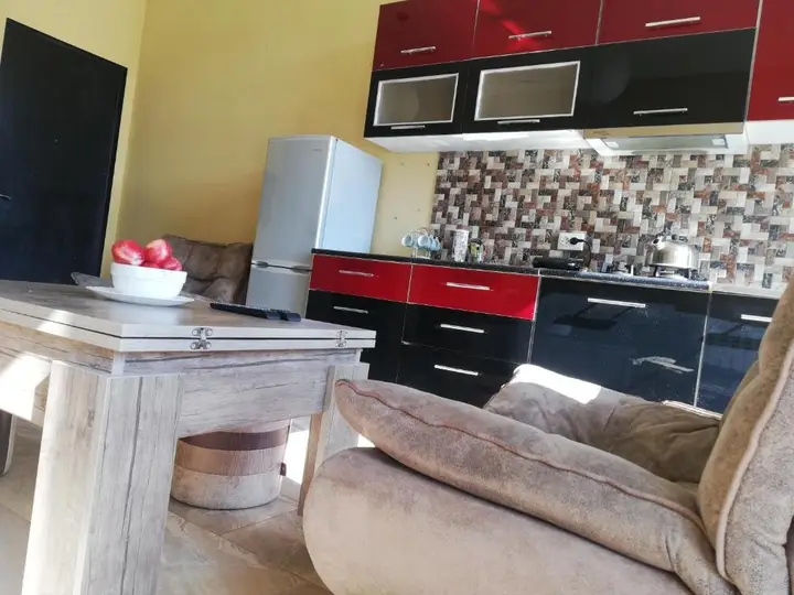 Тбилиси: 25 Iona Tuskia St Apartment