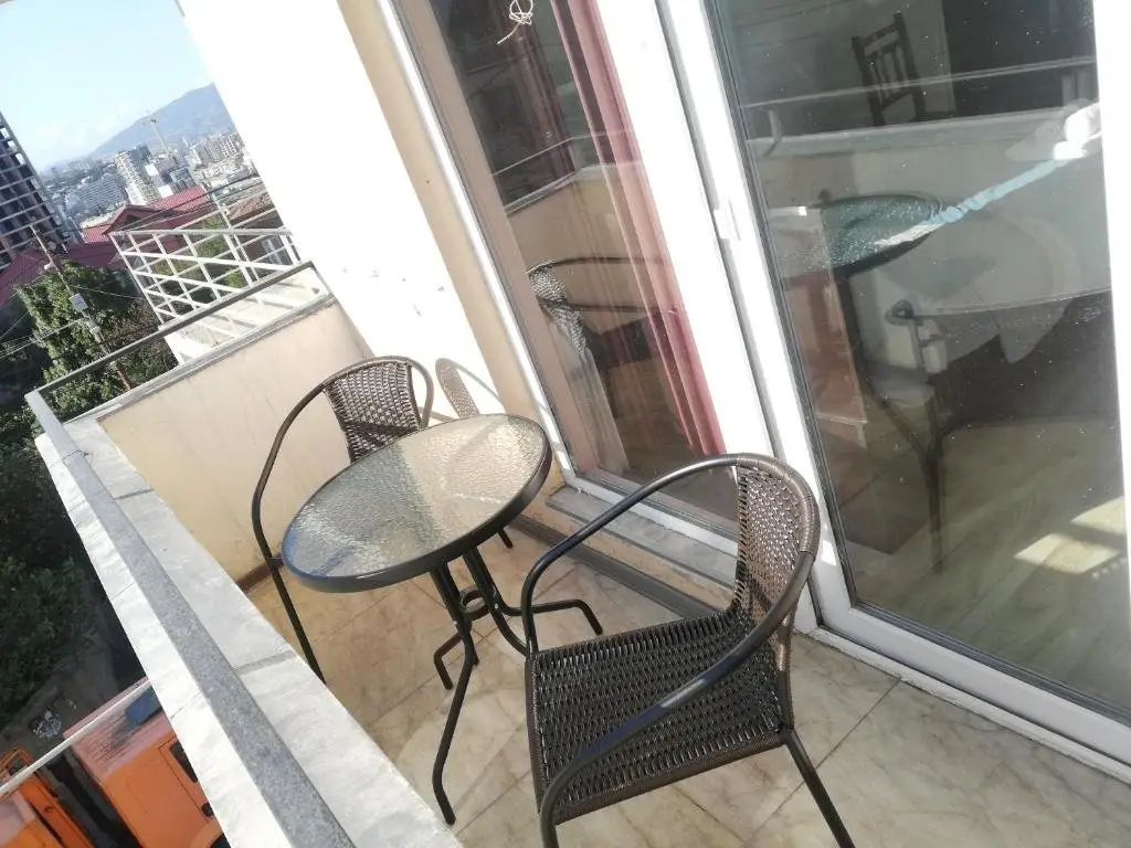 Тбилиси: 25 Iona Tuskia St Apartment