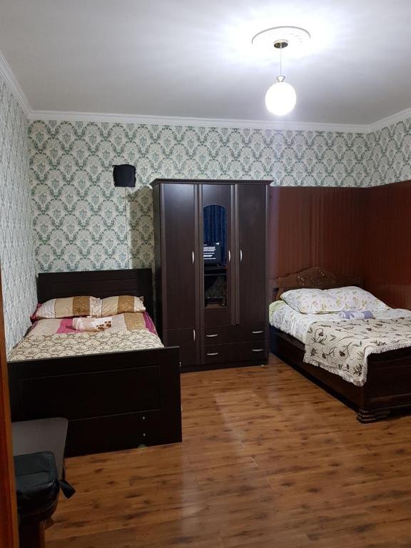 Тбилиси: Agmashenebeli 34