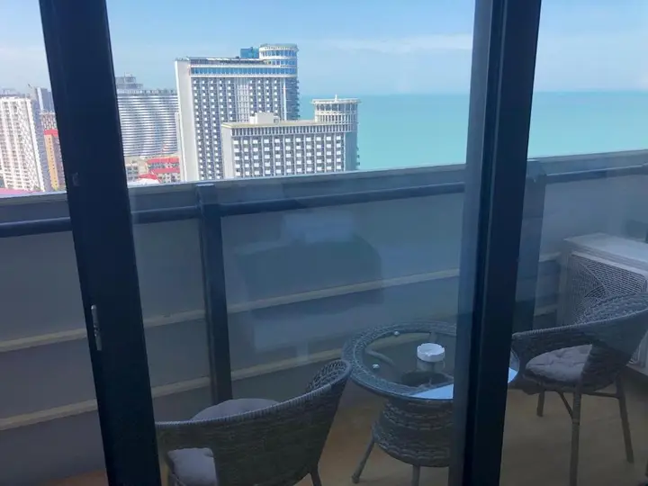 Батуми: Black Sea Apartment 84