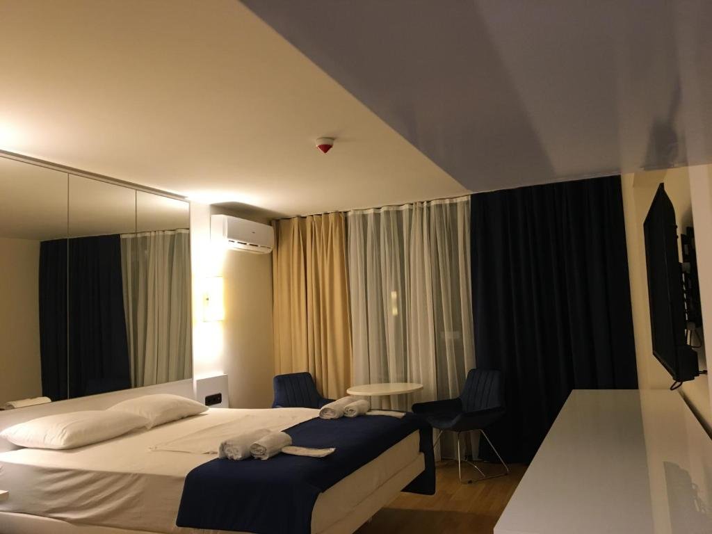 Батуми: Black Sea Apartment 84