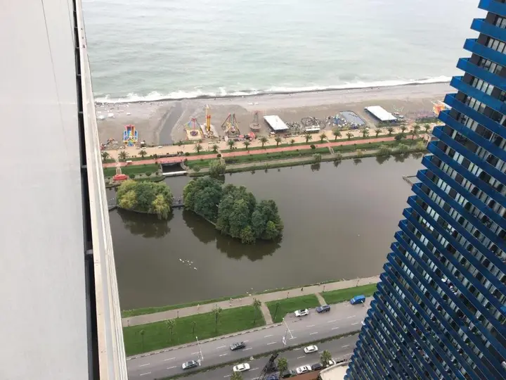Батуми: Black Sea Apartment 84