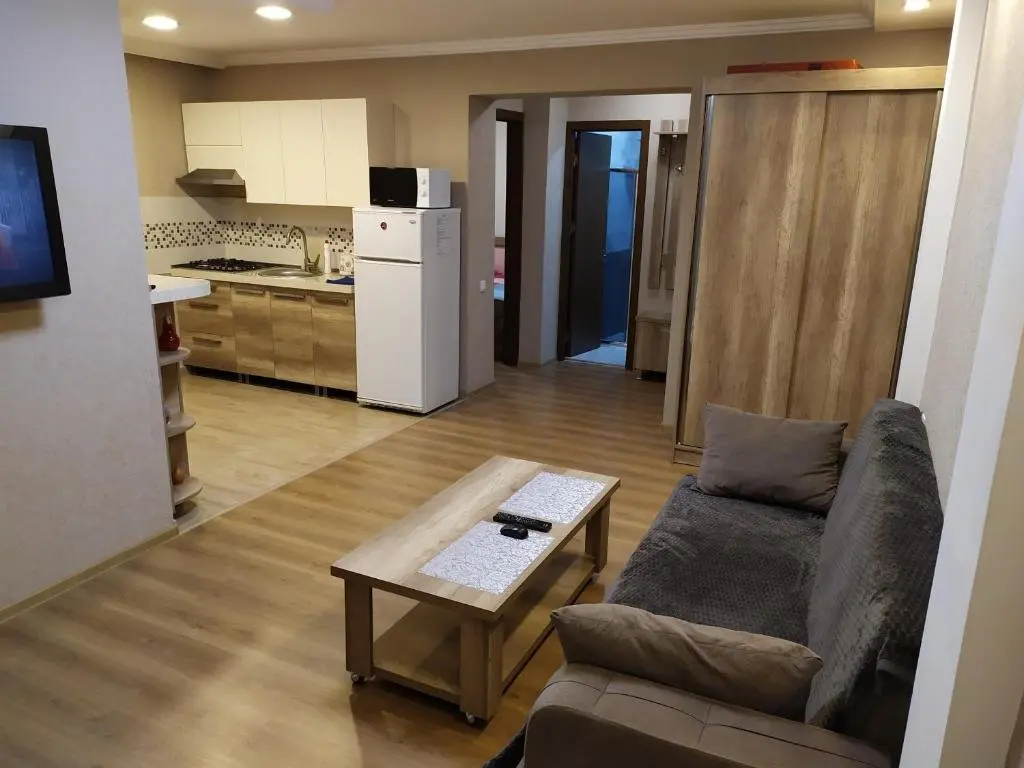 Тбилиси: 3 room Apartment near Railway Station & Dinamo Arena