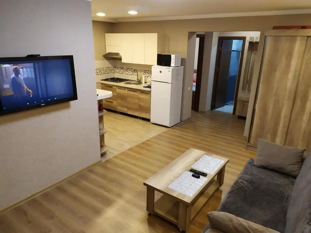 Тбилиси: 3 room Apartment near Railway Station & Dinamo Arena