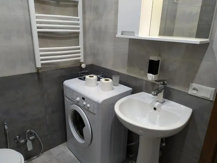 Тбилиси: 3 room Apartment near Railway Station & Dinamo Arena