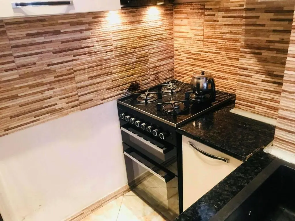 Тбилиси: 3 room APARTMENT with 2 bedrooms for rent
