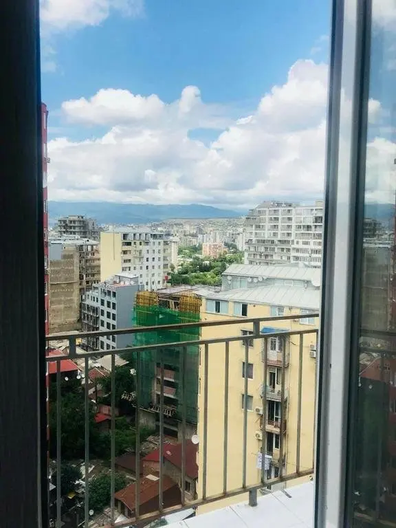 Тбилиси: 3 room APARTMENT with 2 bedrooms for rent