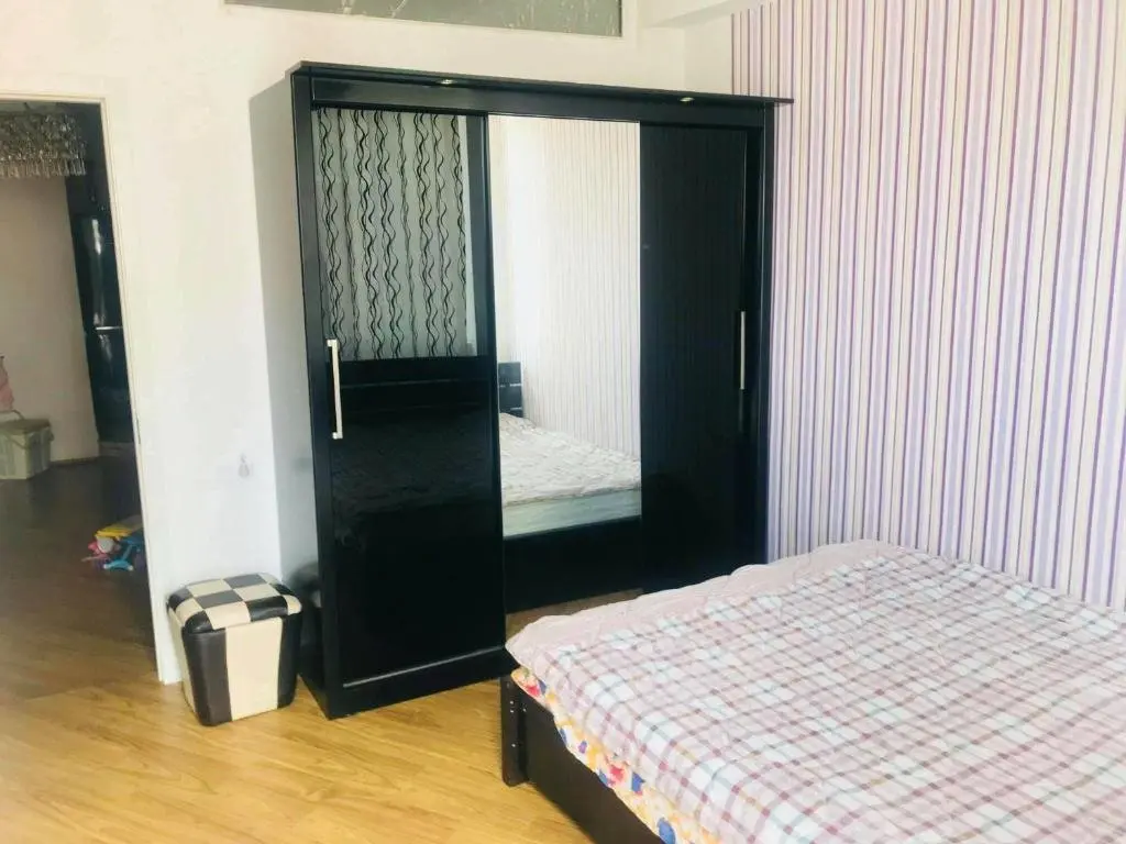 Тбилиси: 3 room APARTMENT with 2 bedrooms for rent