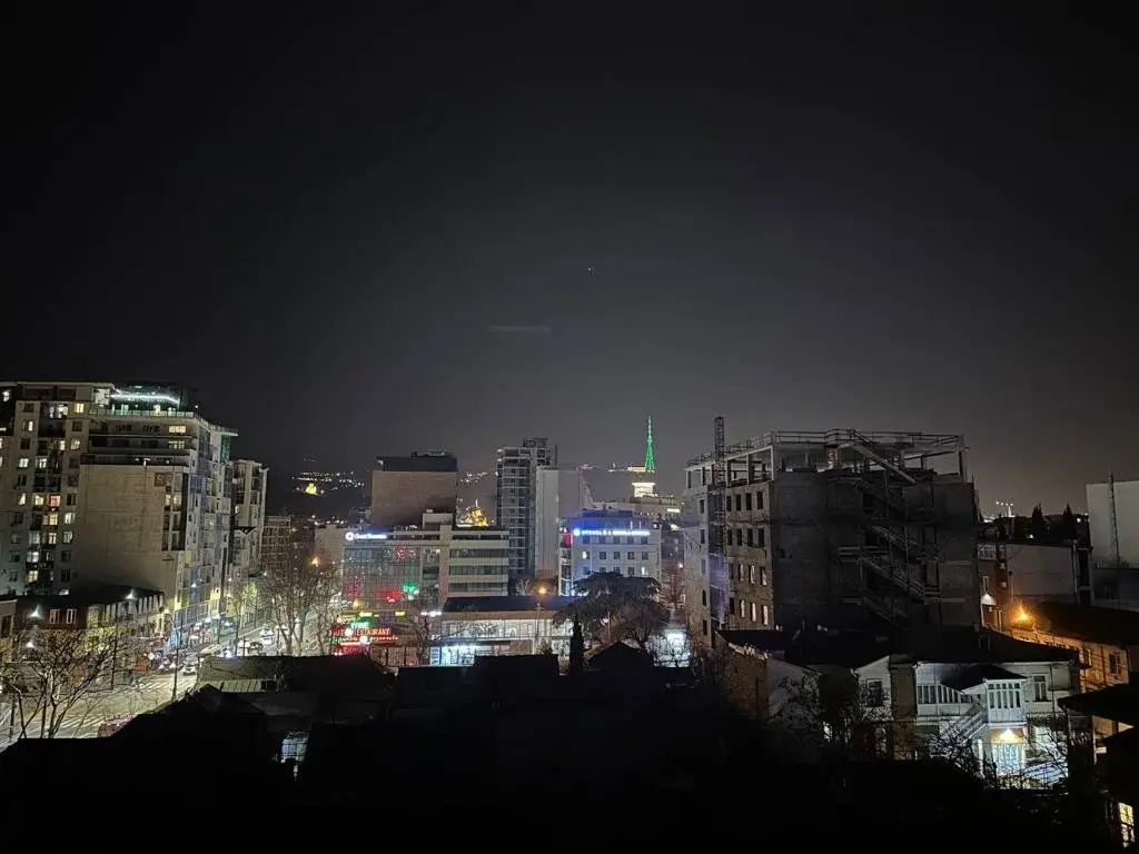 Тбилиси: 5 Rooms near 300 Aragveli metro station