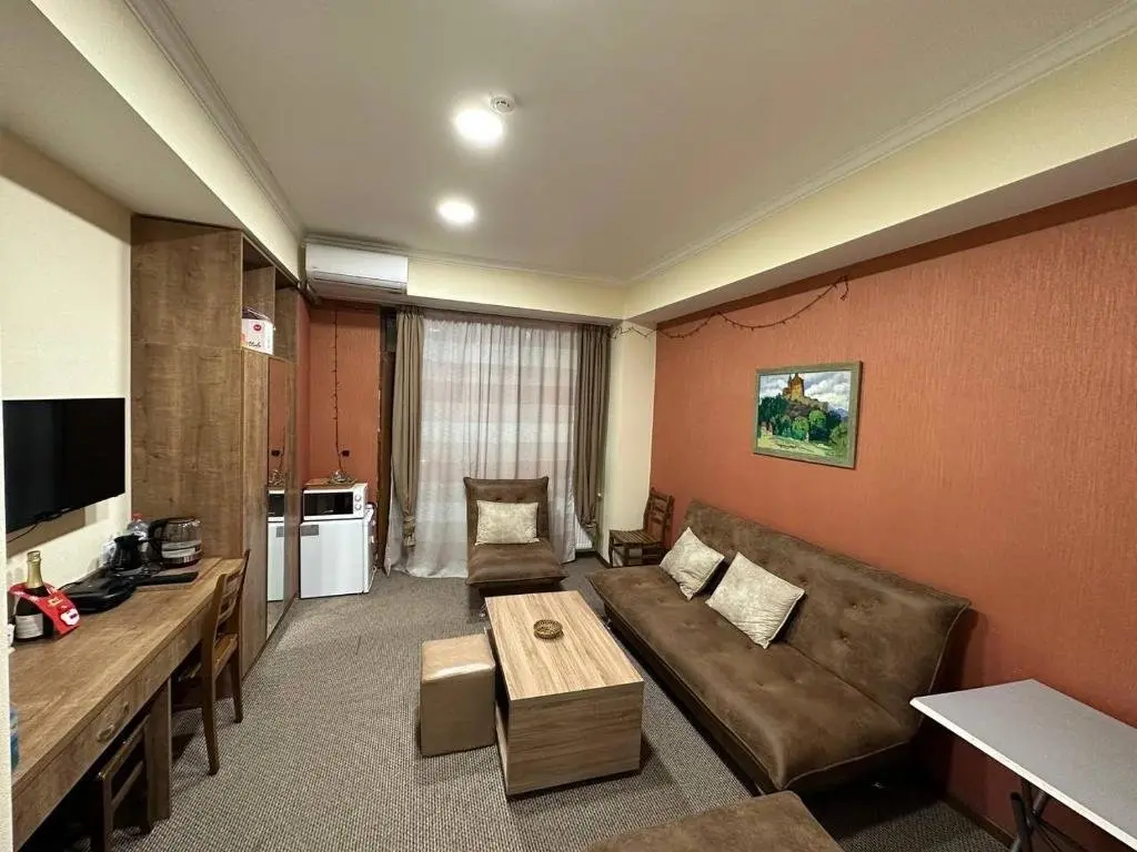 Тбилиси: 5 Rooms near 300 Aragveli metro station