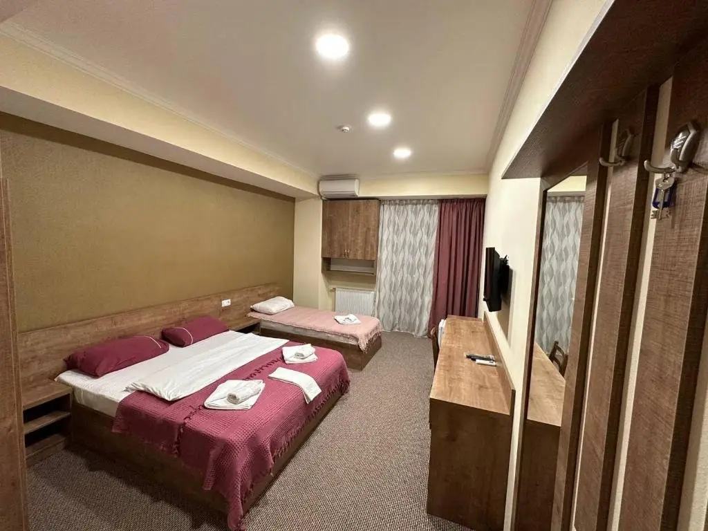 Тбилиси: 5 Rooms near 300 Aragveli metro station