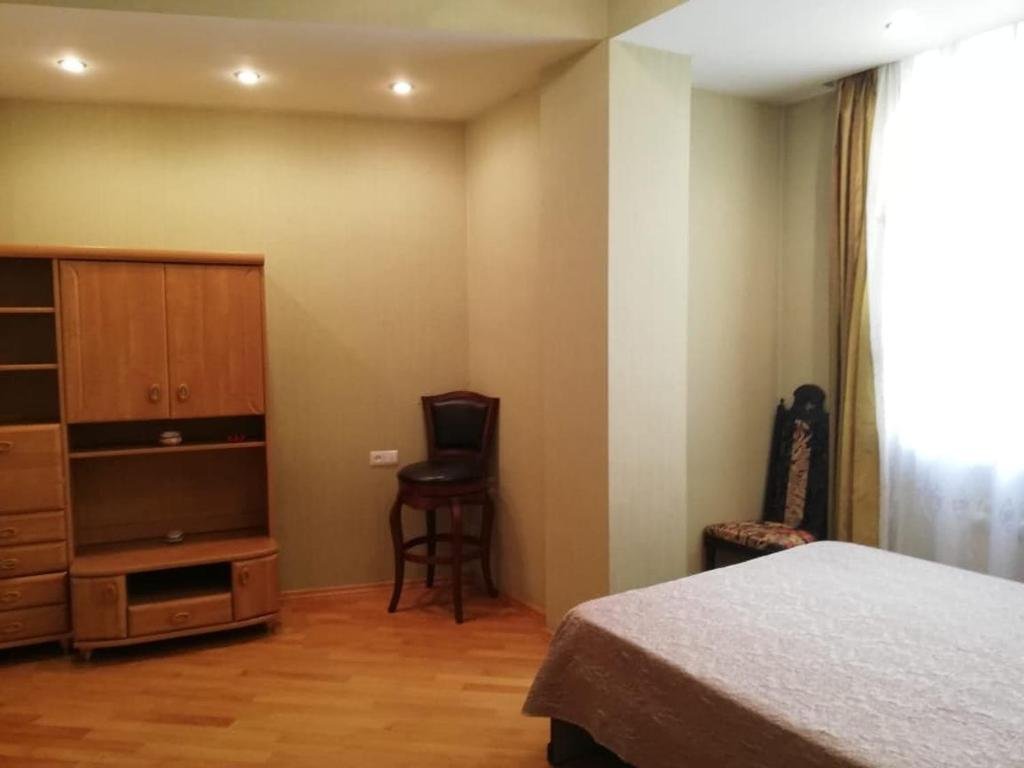 Тбилиси: Antique Apartment