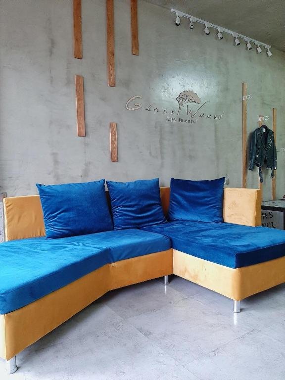 Батуми: 1stBatumi Glass Wood