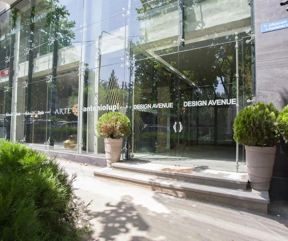 Тбилиси: Apartment 3 bedroom in Simon Kandelaki 15