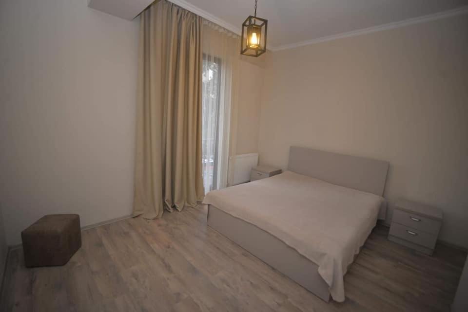 Тбилиси: 16 Kote Marjanishvili Street