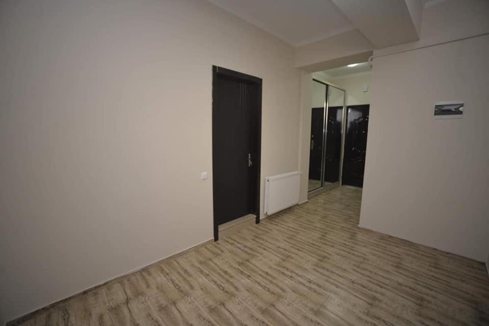Тбилиси: 16 Kote Marjanishvili Street
