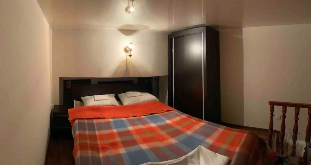Тбилиси: 2 Bedroom Duplex Apartment in Freedom Square