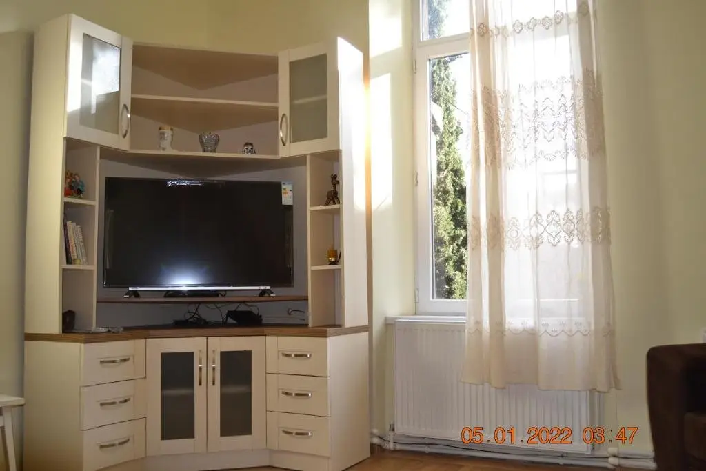 Тбилиси: 2 Bedroom Duplex Apartment in Freedom Square