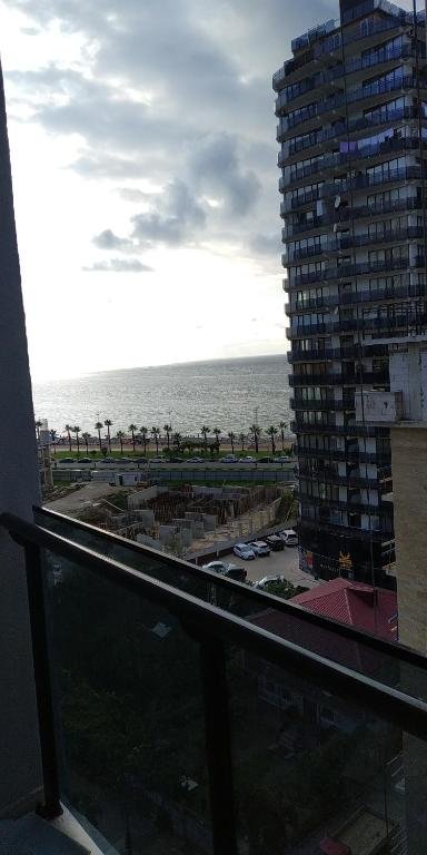 Батуми: 7th Wave Batumi