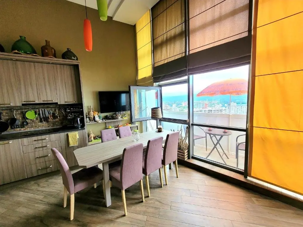 Батуми: 2 levels penthouse with a SUNSET SEA VIEW! Balcony and window 8x4m!