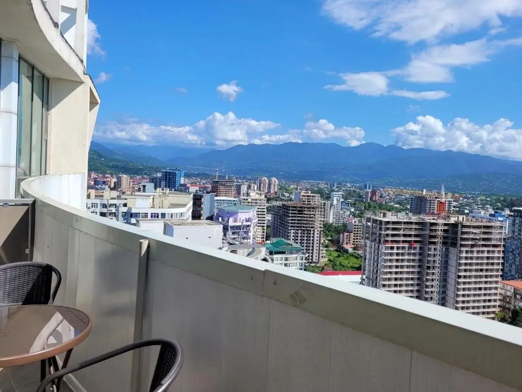 Батуми: 2 levels penthouse with a SUNSET SEA VIEW! Balcony and window 8x4m!