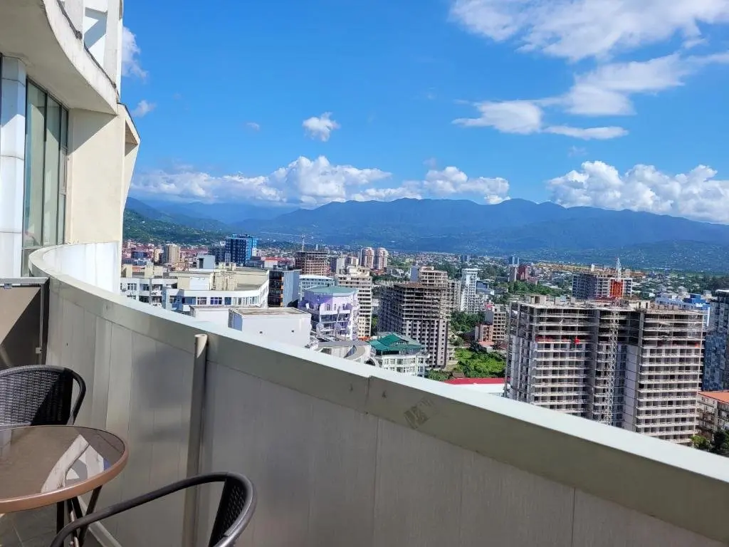 Батуми: 2 levels penthouse with a SUNSET SEA VIEW! Balcony and window 8x4m!