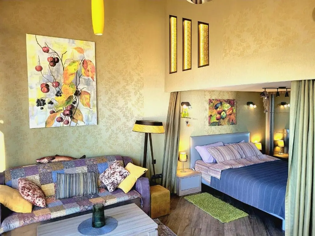 Батуми: 2 levels penthouse with a SUNSET SEA VIEW! Balcony and window 8x4m!