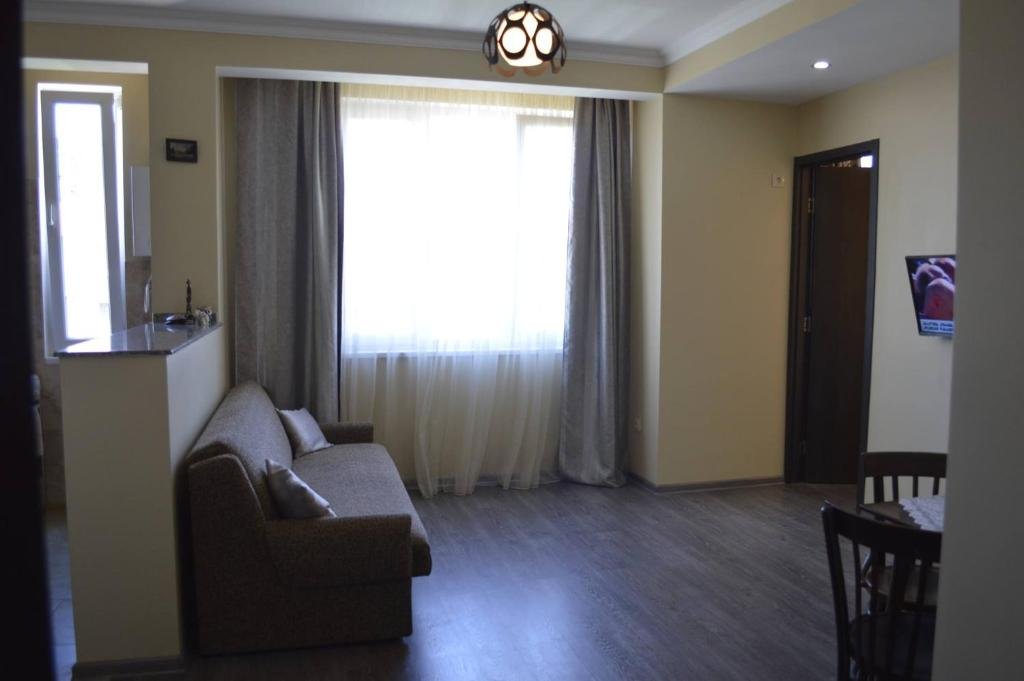 Батуми: Apartment Near Park 36