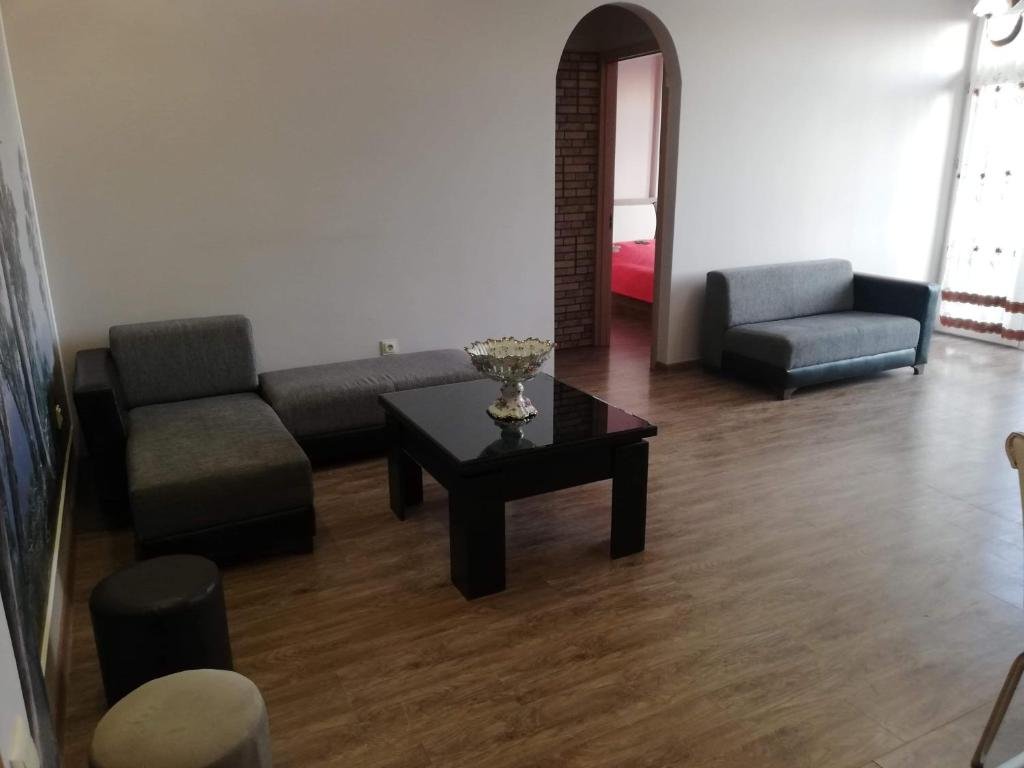 Батуми: Apartamenti irina