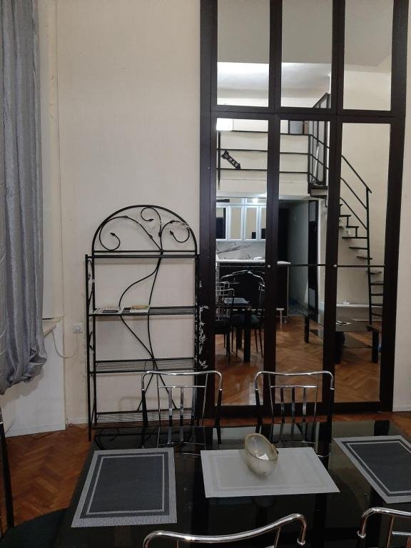 Тбилиси: Apartment Of Old Palace