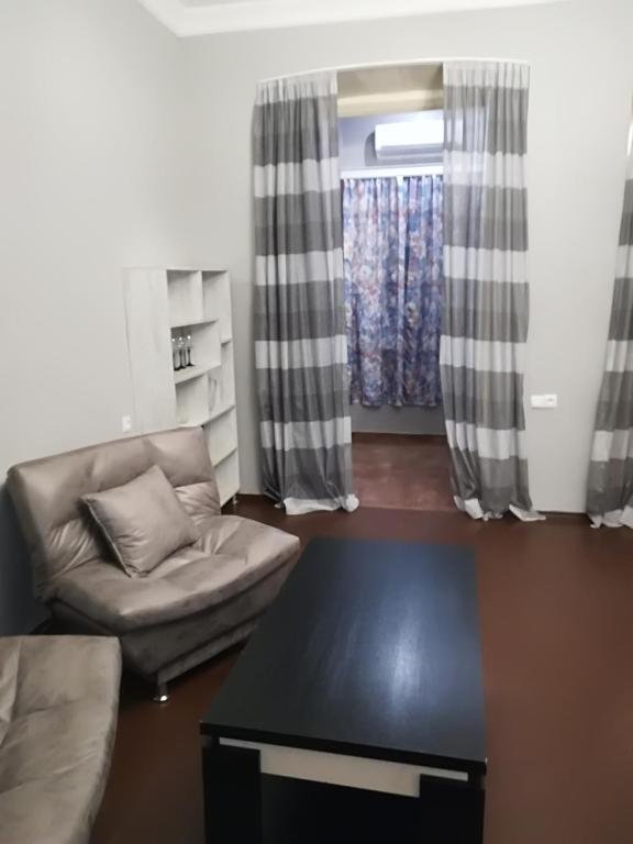 Тбилиси: apartment agmashenebeli