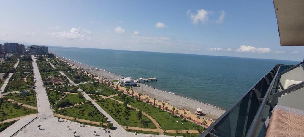 Батуми: Batumi Beach Tower Sea Front Aparthotel