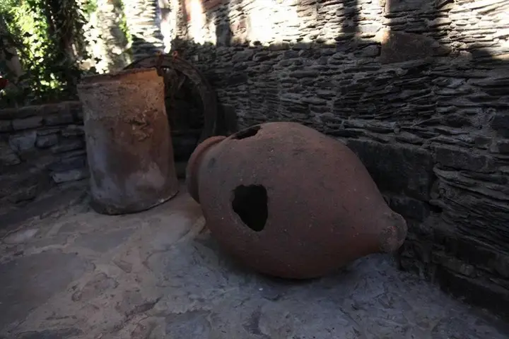 Тбилиси: A Stone man's house