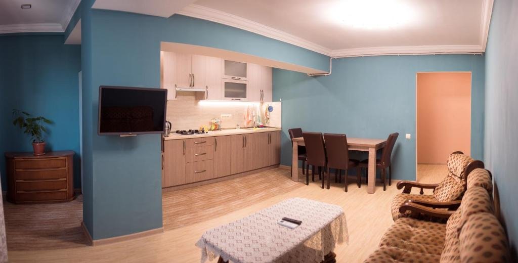 Ереван: Beautiful apartment of the Republic Square