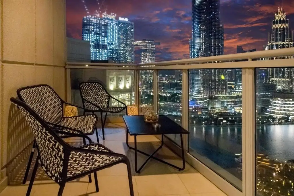 Дубай: FAM Living - The Residences Tower - Burj Fountain View