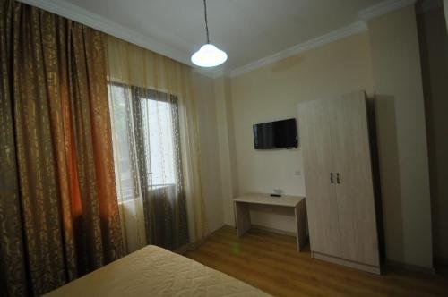 Батуми: Hotel Iveria
