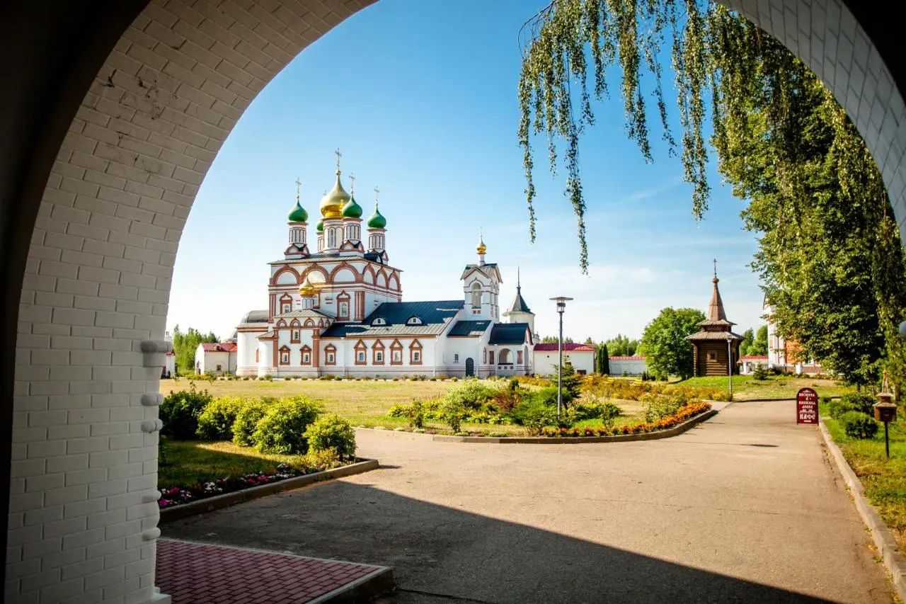 Ростов Великий: Троице-Сергиев Варницкий Монастырь