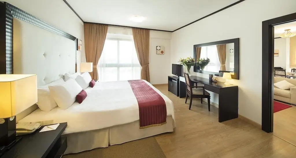 Дубай: Park Hotel Apartments