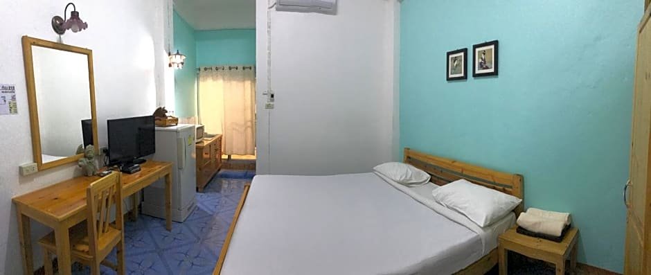 Чиангмай: Apinya Court