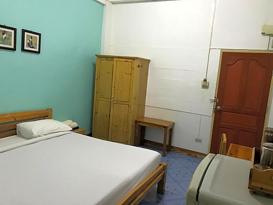 Чиангмай: Apinya Court
