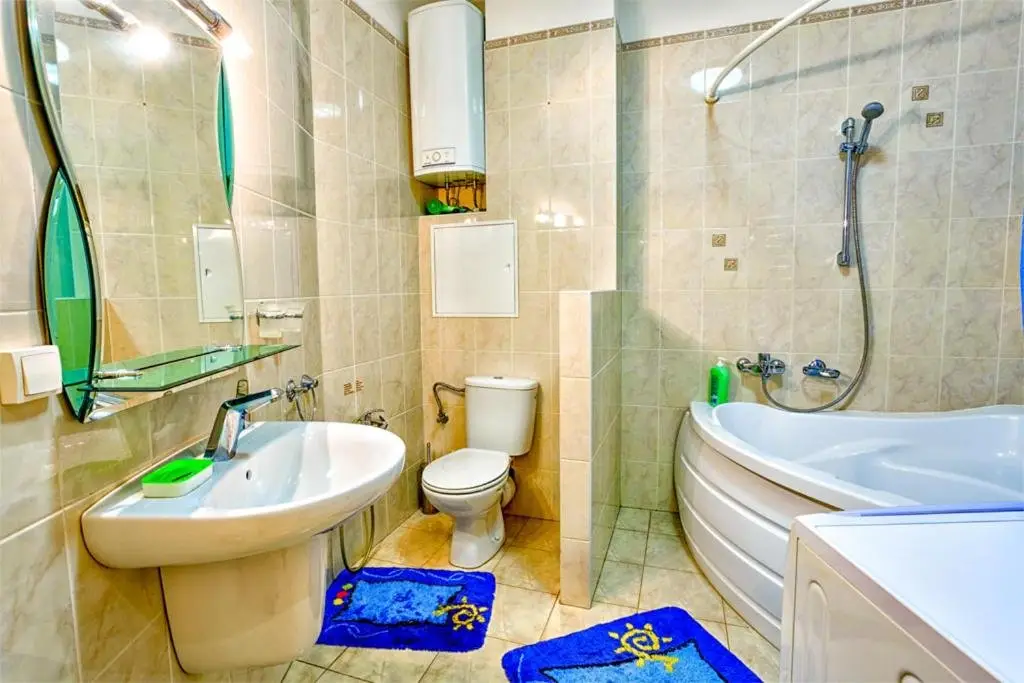 Минск: Apartment with terrace in historical centre