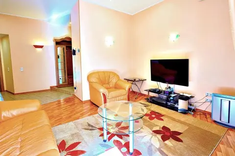Apartment with terrace in historical centre — фото 1