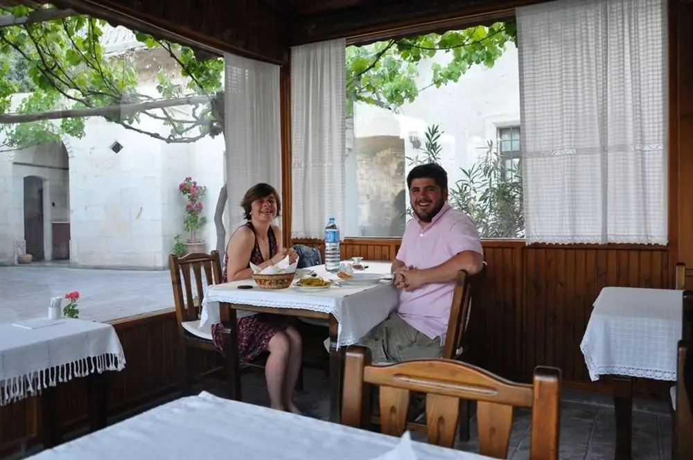 Ургуп: Aravan Evi
