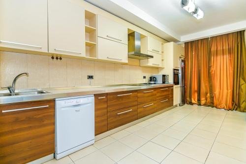 Баку: Baku City Apartment
