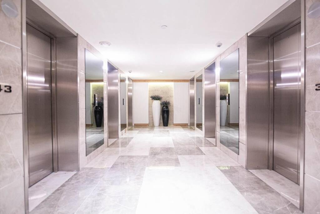 Батуми: Super Cozy Apartment 36th Floor, Sea and Mountain View