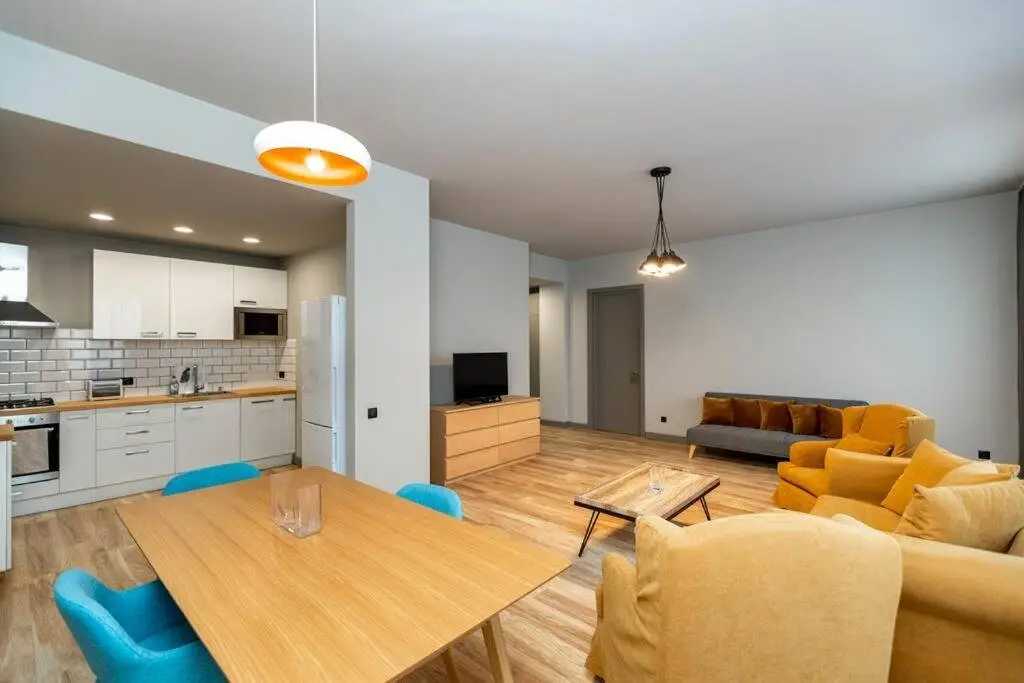 Тбилиси: Stylish Newly Renovated 1 Br Apt On The Modern Abashidze Street