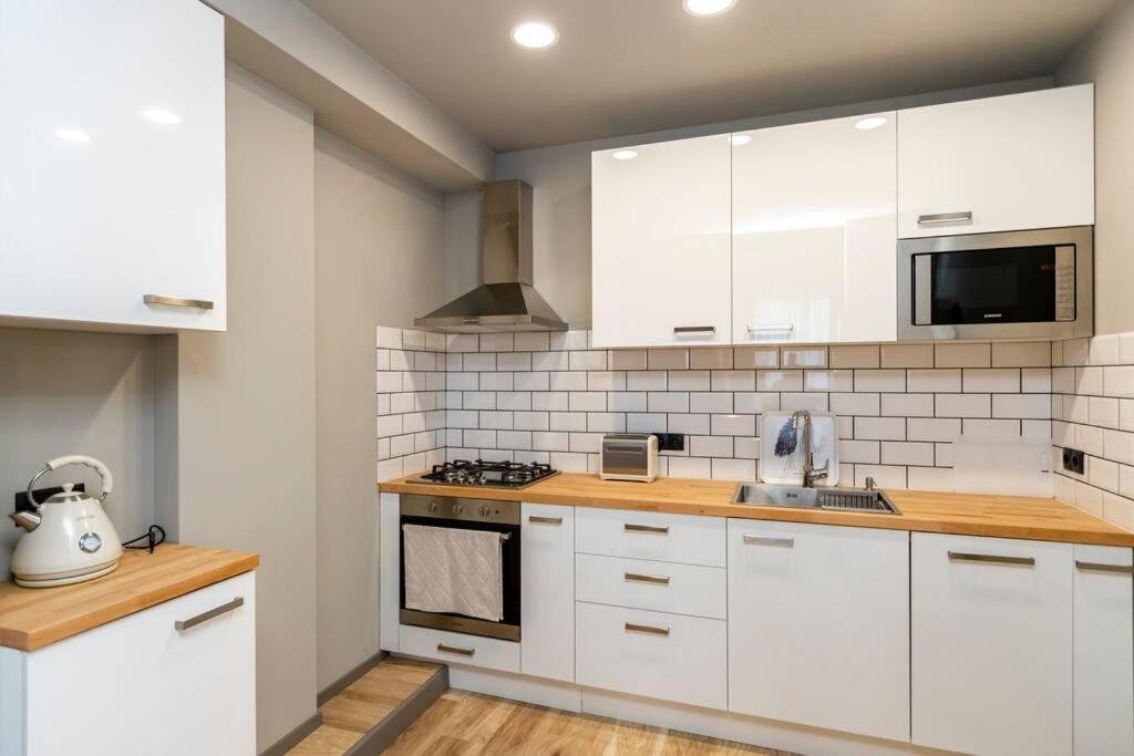 Тбилиси: Stylish Newly Renovated 1 Br Apt On The Modern Abashidze Street